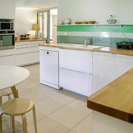 Amazing In With 5 Bedrooms, Wifi And Outdoor Swimming Pool Romegoux