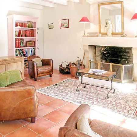 Amazing In With 5 Bedrooms, Wifi And Outdoor Swimming Pool