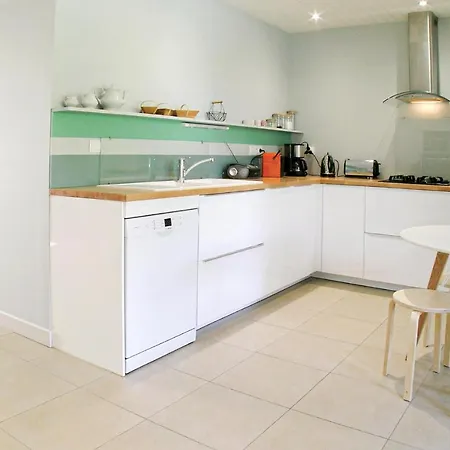 Amazing In With 5 Bedrooms, Wifi And Outdoor Swimming Pool Nyaraló Romegoux